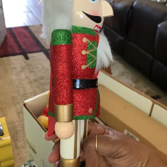 NWT beautiful Nutcracker - Picture 4 of 9
